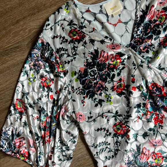 Anthropologie Maeve Umi Velvet Wrap Kimono Top Medium - Picture 6 of 10